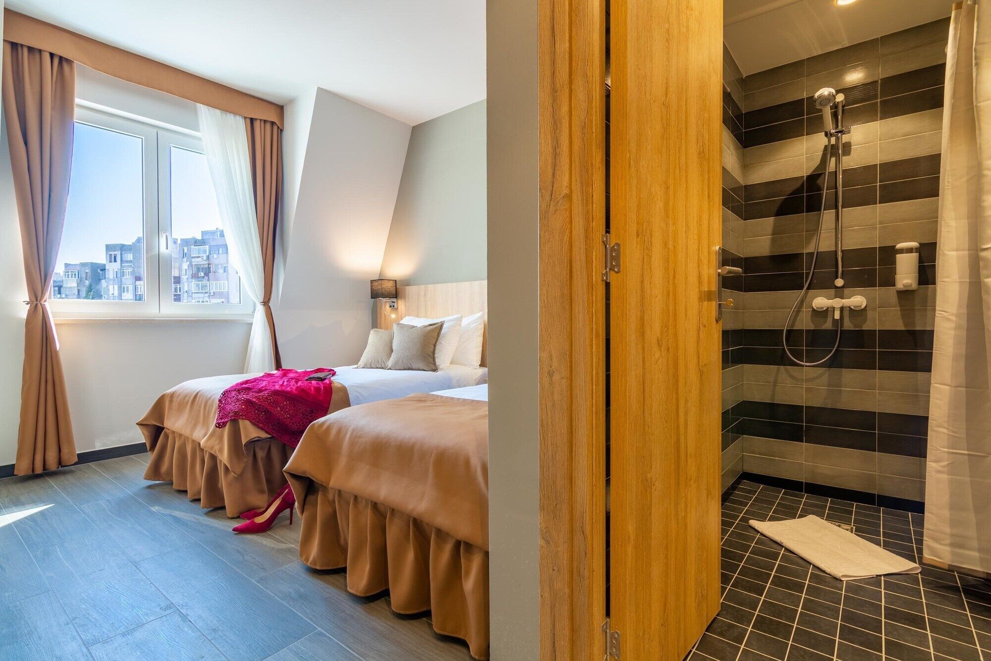 Hotel Resurs Podgorica Luaran gambar