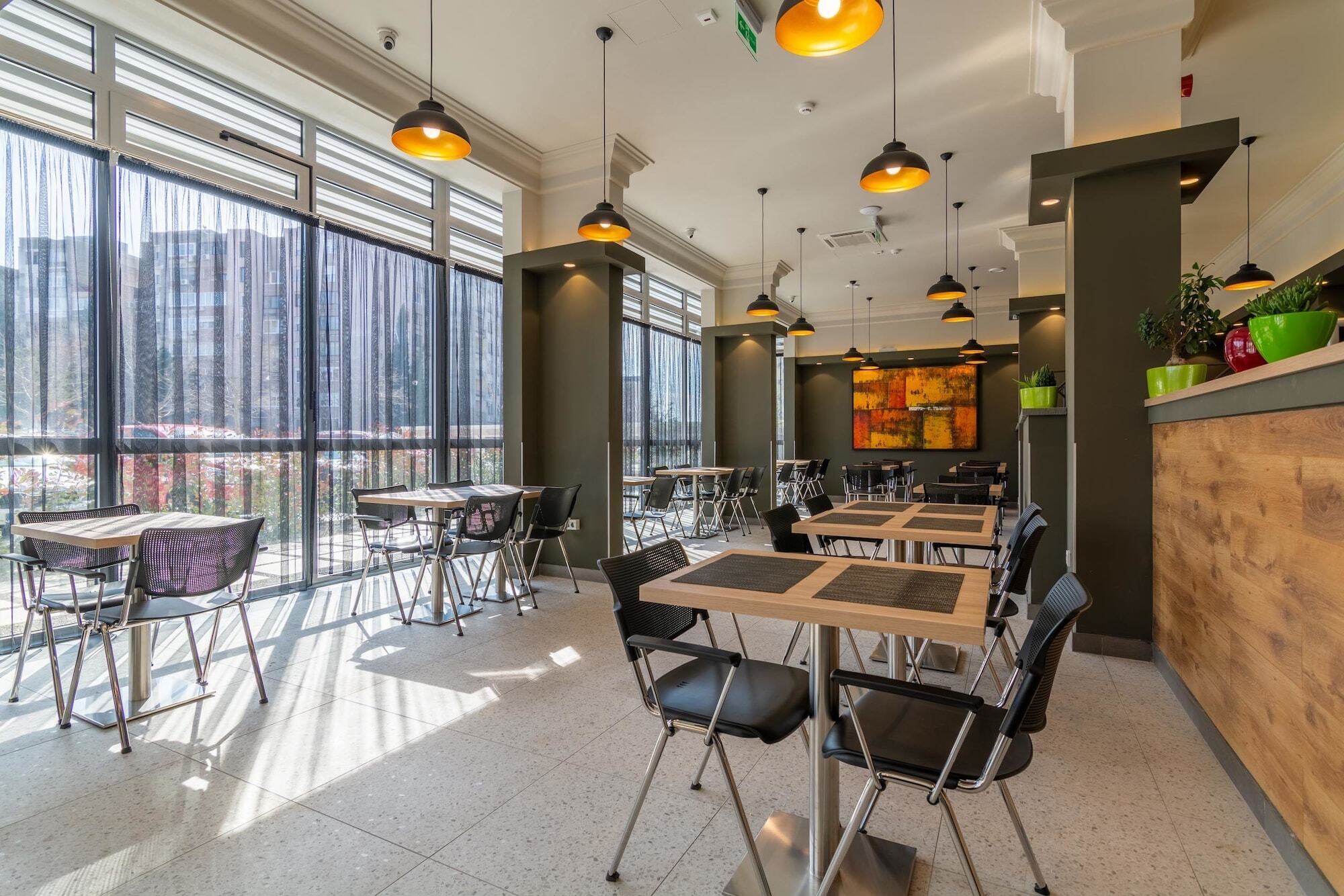 Hotel Resurs Podgorica Luaran gambar