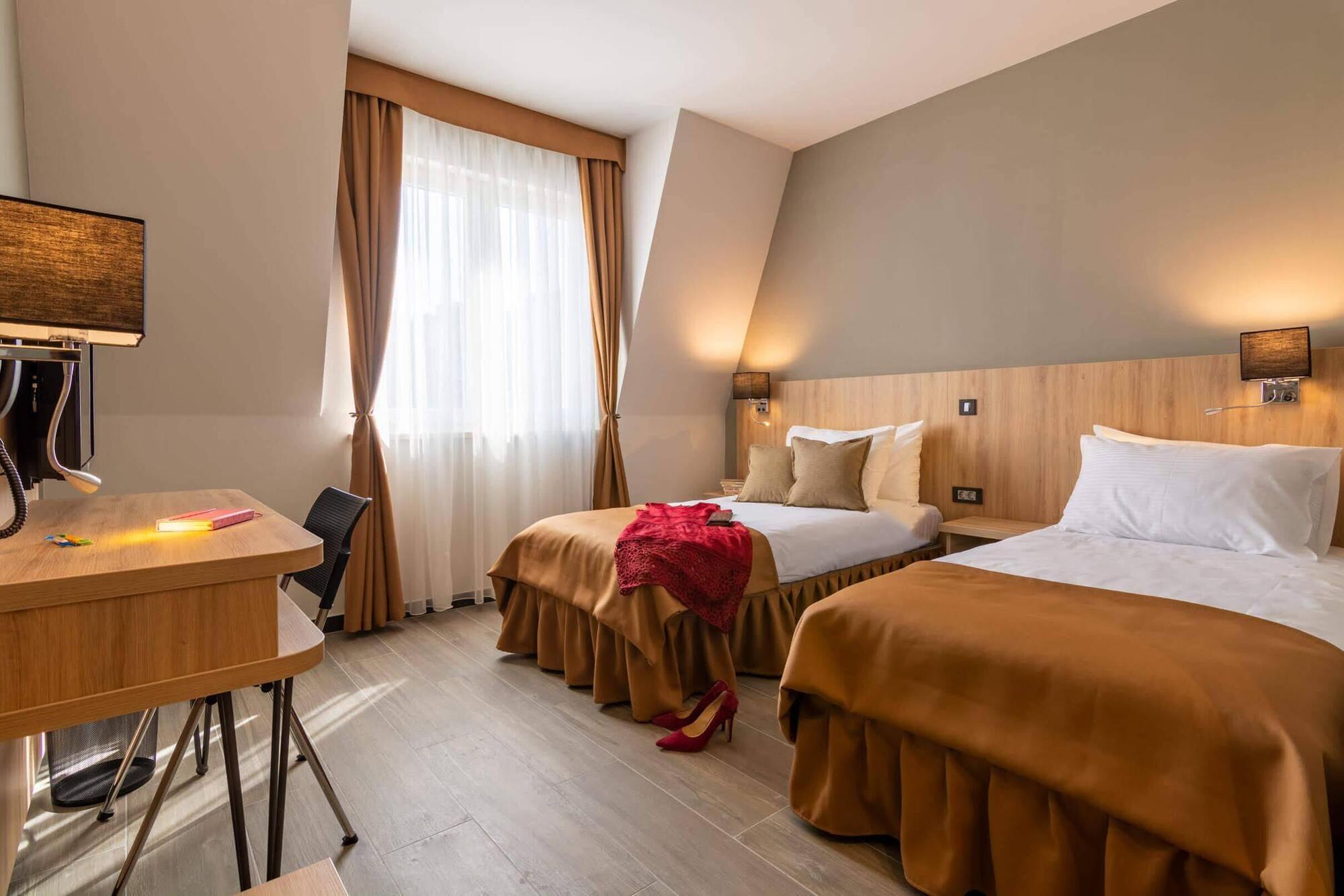 Hotel Resurs Podgorica Luaran gambar
